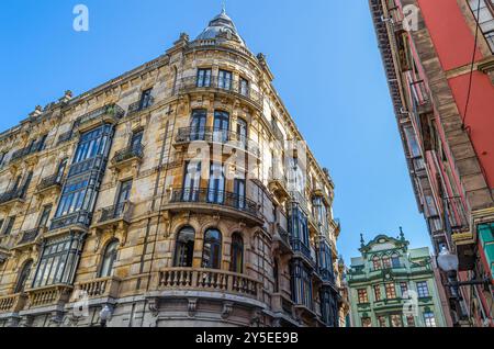 Rues à l'architecture colorée à Gijon, Asturies, nord de l'Espagne Banque D'Images