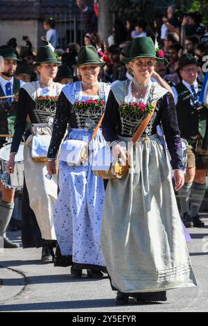 Oktoberfest - Spielmannszug Bad Wiessee beim Wiesn-Einzug der Brauereien und Festwirte zur Eröffnung des 189. Oktoberfestes AM 21.09.2024 in München, Deutschland, Oberbayern München Theresienwiese Oberbayern Deutschland *** Oktoberfest fanfare Bad Wiessee à l'entrée Wiesn des brasseries et propriétaires pour l'ouverture de l'Oktoberfest 189 le 21 09 2024 à Munich, Allemagne, haute Bavière Munich Theresienwiese haute Bavière Allemagne Banque D'Images