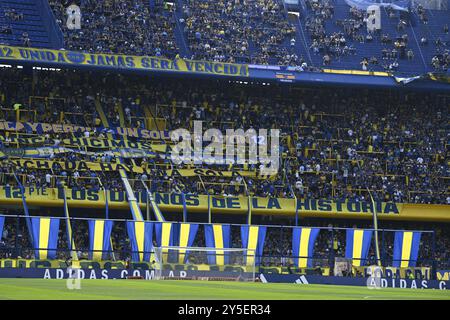 Buenos Aires, Argentine. 21 septembre 2024. BUENOS AIRES, ARGENTINE - 21 SEPTEMBRE : vue générale du stade lors du match de Liga Profesional 2024 entre Boca Juniors et River plate à l'Estadio Alberto J. Armando, la Bombonera le 21 septembre 2024 à Buenos Aires, Argentine photo D.. Halisz/SFSI crédit : Sebo47/Alamy Live News Banque D'Images