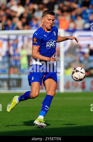 Mark Kitching du Oldham Athletic Association Football Club lors du match de la Vanarama National League entre Oldham Athletic et Yeovil Town à Boundary Park, Oldham le samedi 21 septembre 2024. (Photo : Thomas Edwards | mi News) crédit : MI News & Sport /Alamy Live News Banque D'Images