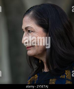 Washington, États-Unis. 20 septembre 2024. La secrétaire à l’intérieur Deb Haaland arrive à un événement organisé par la première dame Dr Jill Biden, célébrant le 25e anniversaire du lancement de « The West Wing », une série télévisée acclamée qui se déroule à la Maison Blanche à Washington, DC, le 20 septembre 2024. Dr Biden profite de l’occasion pour souligner la capacité des arts et de la narration d’inspirer les carrières dans la fonction publique. La série a duré sept saisons et a remporté de nombreux prix, dont 26 Emmy Awards. (Photo par Allison Bailey/NurPhoto) crédit : NurPhoto SRL/Alamy Live News Banque D'Images