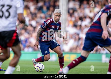 Londres, Royaume-Uni. 19 septembre 2024. Londres, Angleterre - 21 septembre : Bruno Guimarães de Newcastle lors du match de premier League 2024/25 entre Fulham FC et Newcastle United FC au Craven Cottage le 21 septembre 2024 à Londres. (Richard Callis/SPP) crédit : photo de presse sportive SPP. /Alamy Live News Banque D'Images