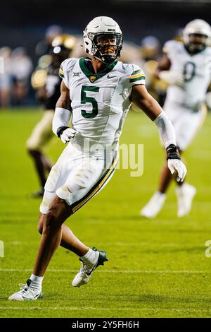 Boulder, Colorado, États-Unis. 21 septembre 2024. Le linebacker des Baylor Bears Garmon Randolph (5) vérifie le match dans la première moitié du match de football entre le Colorado et Baylor à Boulder, EN CALIFORNIE. Derek Regensburger/CSM/Alamy Live News Banque D'Images