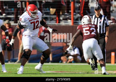 21 septembre 2024 : Hollin Pierce (72 ans), joueur de ligne offensif des Rutgers Scarlet Knights, dans la protection des passes lors du match de football NCAA entre les Rutgers Banque D'Images