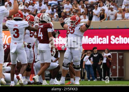 21 septembre 2024 : Bryan Felter (65 ans), joueur de ligne offensif des Rutgers Scarlet Knights, célèbre un touchdown lors du match de football NCAA entre les Rutge Banque D'Images