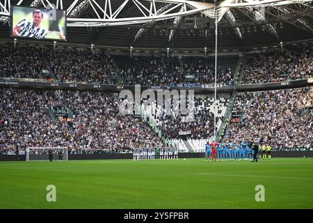 Turin, Italie. 21 septembre 2024. Minute de silence pendant le match de série A italienne opposant la Juventus 0-0 Napoli au stade Allianz le 21 septembre 2024 à Turin, Italie. Crédit : Maurizio Borsari/AFLO/Alamy Live News Banque D'Images