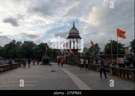 Kolhapur , Inde - 8 septembre 2024 route près du lac Rankala où les gens viennent le matin pour la marche et l'exercice à Kolhapur dans le Maharashtra Inde Banque D'Images