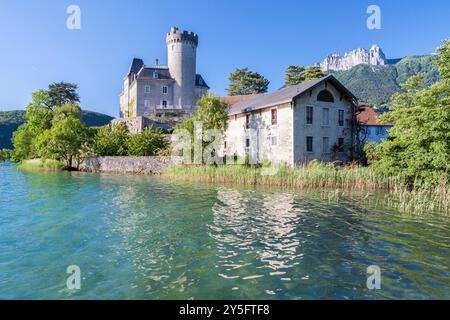 Château Ruphy dans Dungt au village du lac d'Annecy, Haute-Savoie, Rhône-Alpes, France Banque D'Images