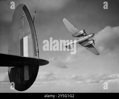 Le Martin Model 167 Maryland était un bombardier léger américain qui a volé pour la première fois en 1939. Il a participé à la seconde Guerre mondiale avec la France et le Royaume-Uni. Il n'a pas été adopté pour le service opérationnel aux États-Unis, mais Martin a reçu des commandes étrangères, et environ 450 des bombardiers bimoteurs rapides ont été construits. Les trois membres de l'équipage étaient transportés dans deux compartiments isolés : le bombardier était assis dans le nez sous le pilote et le mitrailleur était dans la tourelle à mitrailleuse jumelée au milieu du haut dans un compartiment arrière séparé, isolé par une cloison. Banque D'Images