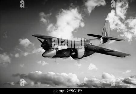 Le Miles M.33 Monitor était un remorqueur de cible britannique bimoteur conçu et construit par Miles Aircraft vers la fin de la seconde Guerre mondiale. Destiné à être utilisé par la Royal Air Force et la Fleet Air Arm, l'avion n'est entré en service avec ni l'un ni l'autre. Banque D'Images