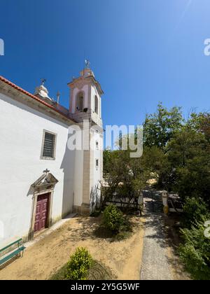 Ílhavo, Portugal - 30 mai 2024 : vue de la chapelle Nossa Senhora da Penha de França, à l'usine Vista Alegre, à Ílhavo, Portugal. Banque D'Images