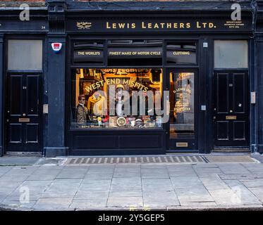 Lewis Leathers nouveau magasin à Windmill St, Londres Royaume-Uni Banque D'Images