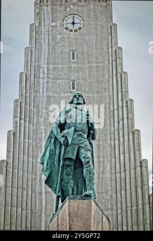 Statue de l'explorateur Leif Eriksson près de Hallgrímskirkja, Reykjavik, Islande Banque D'Images