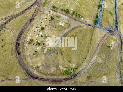 Vue aérienne d'un cimetière rural à Wagon Mound, Nouveau-Mexique, États-Unis Banque D'Images