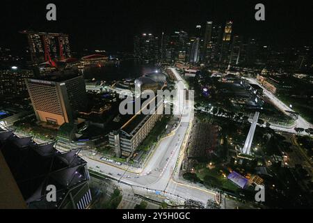 Singapour. 22 septembre 2024. Cette photo prise le 22 septembre 2024 montre la course nocturne du Grand Prix de formule 1 de Singapour au Marina Bay Street circuit, Singapour. Credit : puis Chih Wey/Xinhua/Alamy Live News Banque D'Images