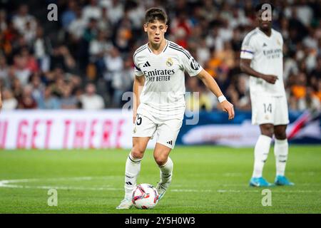 Madrid, Espagne. 21 septembre 2024. Arda GULER du Real Madrid lors du match de football de la Liga entre le Real Madrid et le RCD Espanyol de Barcelone le 21 septembre 2024 au stade Santiago Bernabeu de Madrid, Espagne - photo Matthieu Mirville/DPPI crédit : DPPI Media/Alamy Live News Banque D'Images
