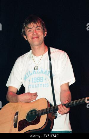 Damon Albarn, chanteur avec Blur, groupe britannique Britpop, se produisant au Reading Festival 1999, Berkshire, Angleterre, Royaume-Uni Banque D'Images