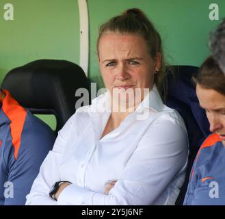 Bogota, Colombie. 21 septembre 2024. Roos Kwakkenbos, entraîneur des pays-Bas lors du match pour la troisième place de la Coupe du monde féminine U-20 de la FIFA, Colombie 2024 entre les pays-Bas et les États-Unis au stade El Campin à Bogota, Colombie, le 21 septembre 2024. (Crédit image : © Daniel Garzon Herazo/ZUMA Press Wire) USAGE ÉDITORIAL SEULEMENT! Non destiné à UN USAGE commercial ! Banque D'Images