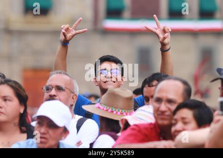 21 septembre 2024, Mexico, Ciudad de Mexico, Mexique : une personne est vue lors du Maraton de Mariachis de la Ciudad de Mexico sur la place principale de Zocalo dont l'objectif est la promotion et la diffusion de cette musique régionale, reconnue patrimoine immatériel de l'humanité par l'Organisation des Nations Unies pour l'éducation, la science et la culture (UNESCO) en 2011. (Crédit image : © Carlos Santiago/eyepix via ZUMA Press Wire) USAGE ÉDITORIAL SEULEMENT! Non destiné à UN USAGE commercial ! Banque D'Images