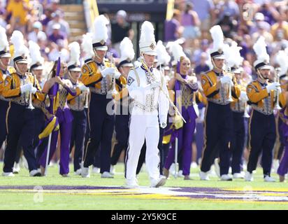 Baton Rouge, États-Unis. 21 septembre 2024. Le Golden Band du Tigerland marche sur le terrain lors d'un match de football universitaire au Tiger Stadium le samedi 21 septembre 2024 à Baton Rouge, en Louisiane. (Photo de Peter G. Forest/Sipa USA) crédit : Sipa USA/Alamy Live News Banque D'Images