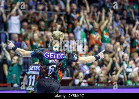 Magdebourg, Allemagne. 22 septembre 2024. Handball : Bundesliga, SC Magdeburg - THW Kiel, Journée 3, GETEC Arena. Matthias Musche de Magdeburg célèbre après avoir marqué un but. Crédit : Andreas Gora/dpa/Alamy Live News Banque D'Images