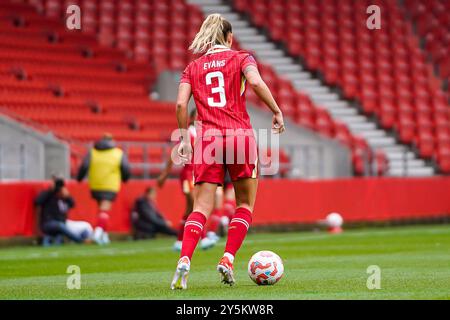 St Helens, Royaume-Uni. Dimanche 22 septembre 2024, Barclays Women’s Super League : Liverpool vs Leicester City au St Helens Stadium. Gemma Evans avec le ballon. Crédit James Giblin/Alamy Live News. Banque D'Images