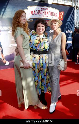 Marleen Lohse, Meltem Kaptan et Nele Kiper arrivant à la première de L'ÉCOLE DES ANIMAUX MAGIQUES 3 au Zoo Palast de Berlin le 21 septembre 20 Banque D'Images