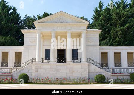 La chapelle commémorative du cimetière américain de Suresnes. C'est le lieu de repos de 1 559 Américains morts pendant la première Guerre mondiale et des 24 morts inconnus de la seconde Guerre mondiale Banque D'Images