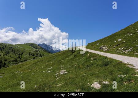 Sentier de randonnée sur Monte Baldo sur le lac de Garde en Italie Banque D'Images