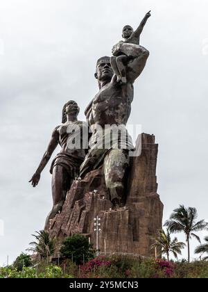 Monument de la Renaissance africaine à Dakar, Sénégal - Portrait tourné 2 Banque D'Images