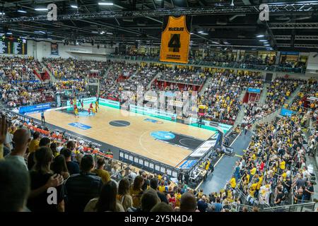 Ludwigsburg, Deutschland. 22 septembre 2024. Uebersicht MAHPArena, Halle, Ausverkauft, Zuschauer, GER, MHP Riesen Ludwigsburg v. FC Bayern Basketball, Basketball, Bundesliga, Spielzeit 2024/2025, 22.09.2024, Foto : Eibner-Pressefoto/Sascha Walther crédit : dpa/Alamy Live News Banque D'Images