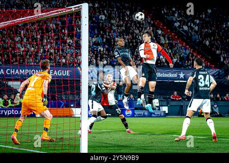 Ayase Ueda, transporteuse de Feyenoord Rotterdam, pendant le match Feyenoord - Leverkusen au Stadium de Kuip pour la Ligue des Champions de l'UEFA, phase de Ligue, Journée 1 saison 2024-2025 à ROTTERDAM, pays-Bas le 19 septembre 2024, photo de Marcel van Dorst / EYE4images/DeFodi images Defodi-746  1MD3498-ARW *** transporteuse de Feyenoord Rotterdam Ayase Ueda 2024, pendant le match Feyenoord Leverkusen au Stadium de la saison 1 septembre 2024 2025, Ligue des pays-pays-Bas photo Marcel van Dorst Eye4images Defodi images Defodi 746 1MD3498 Banque D'Images