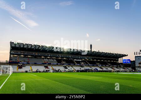 Stadiumoverview, pendant le match Club Brugge - Borussia Dortmund au Jan Breydelstadion pour la Ligue des Champions, phase de Ligue, Journée 1 saison 2024-2025 à BRUGE, Belgique le 18 septembre 2024 photo par Marcel van Dorst / EYE4images/DeFodi images Defodi-746  1MD5178-ARW *** Stadiumoverview, pendant le match Club Brugge Borussia Dortmund au Jan Breydelstadion, phase 1 saison 2024 2025 Belgique le 18 septembre 2024 photo de Marcel van Dorst Eye4images DeFodi images Defodi 746 1MD5178 ARW Defodi-746 Banque D'Images