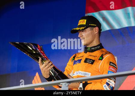 Marina Bay Street circuit, Singapour, Singapour. 22 septembre 2024 ; Lando Norris de Grande-Bretagne et l'écurie McLaren F1 Team lors du Grand Prix de formule 1 de Singapour crédit : Jay Hirano/AFLO/Alamy Live News Banque D'Images