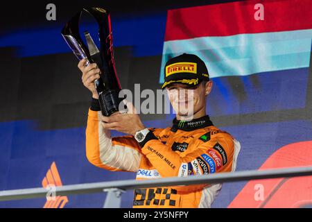 Marina Bay Street circuit, Singapour, Singapour. 22 septembre 2024 ; Lando Norris de Grande-Bretagne et l'écurie McLaren F1 Team lors du Grand Prix de formule 1 de Singapour crédit : Jay Hirano/AFLO/Alamy Live News Banque D'Images