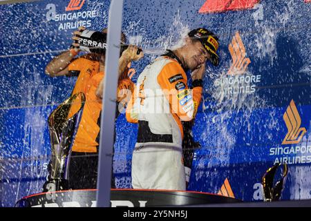 Marina Bay Street circuit, Singapour, Singapour. 22 septembre 2024 ; Lando Norris de Grande-Bretagne et l'écurie McLaren F1 Team lors du Grand Prix de formule 1 de Singapour crédit : Jay Hirano/AFLO/Alamy Live News Banque D'Images