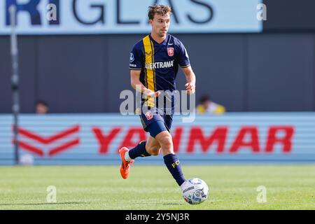 Almere, pays-Bas. 22 septembre 2024. ALMERE, PAYS-BAS - 22 SEPTEMBRE : Youri Regeer du FC Twente court avec le ballon lors du match Néerlandais Eredivisie entre Almere City FC et FC Twente au Yanmar Stadion le 22 septembre 2024 à Almere, pays-Bas. (Photo de Raymond Smit/Orange Pictures) crédit : dpa/Alamy Live News Banque D'Images