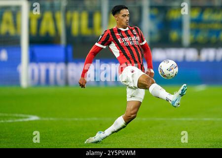 Milan, Italie. 22 septembre 2024. Milan, Italie, 22 septembre 2024 : Tijani Reijnders (14 Milan) contrôle le ballon lors du match de football Seria A entre le FC Internazionale et l'AC Milan à San Siro à Milan, en Italie. (Daniela Porcelli/SPP) crédit : SPP Sport Press photo. /Alamy Live News Banque D'Images