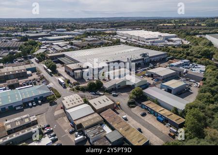 Vue aérienne de l'usine DS Smith Packaging, Phoenix Business Park, une zone industrielle de Hinckley, Leicestershire, Royaume-Uni. Banque D'Images