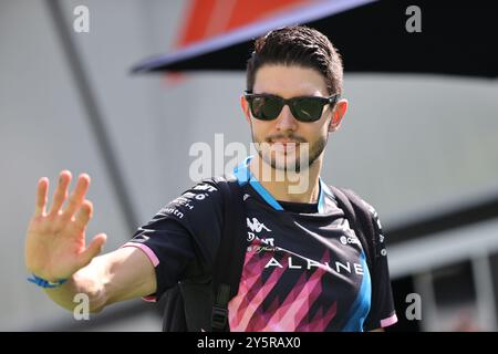 Singapour, Singapour. 22 septembre 2024. Circuit de Singapour #31 Esteban Ocon FRA) BWT Alpine F1 Team FRA) Alpine A524 Renault, lors du Grand Prix de formule 1 de Singapour 2024, 18ème manche du Championnat du monde de formule 1 2024 du 20 au 22 septembre 2024 sur le circuit de Singapour. (Philippe Nanchino/SPP) crédit : photo de presse SPP Sport. /Alamy Live News Banque D'Images