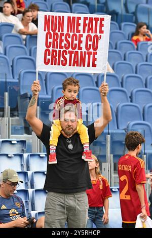 22 septembre 2024, Stadio Olimpico, Roma, Italie ; Serie A Football; Roma versus Udinese ; les partisans des Roms Banque D'Images