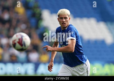 Cardiff, Royaume-Uni. 21 septembre 2024. Rubin Colwill de Cardiff City en action. EFL Skybet championnat match, Cardiff City v Leeds Utd au Cardiff City Stadium à Cardiff, pays de Galles, le samedi 21 septembre 2024. Cette image ne peut être utilisée qu'à des fins éditoriales. Usage éditorial exclusif, photo par Andrew Orchard/Andrew Orchard photographie sportive/Alamy Live News crédit : Andrew Orchard photographie sportive/Alamy Live News Banque D'Images