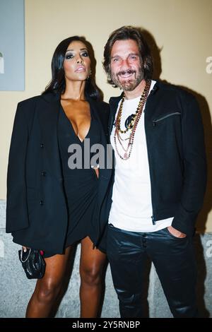 Milan, Juliana Moreira et Edoardo Stoppa - observations de célébrités pendant la semaine de la mode féminine de Milan : printemps/été 2025. Sur la photo : Juliana Moreira et Edoardo Stoppa arrivant au spectacle Philipp plein Banque D'Images