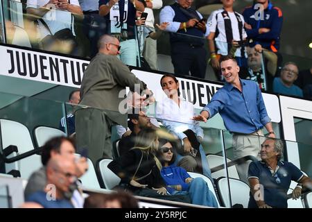 Leonardo Bonucci et Arkadiusz Milik Juventus FC vus dans les tribunes lors du match de Serie A 2024/25 entre la Juventus FC et la SSC Napoli au stade Allianz le 21 septembre 2024 à Turin, Italie - ph Giuliano Marchisciano lors du match de Serie A Juventus FC vs SSC Napoli, à Turin, Italie, le 21 septembre 2024 Banque D'Images