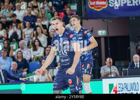 4 Jan Kozamernik (Itas Trentino) exultation lors de la finale - Sir Susa Vim Perugia vs Itas Trentino, match de volleyball Italien Supercoupe hommes à Florence, Italie, 22 septembre 2024 Banque D'Images