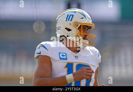 Pittsburgh, Pennsylvanie, États-Unis. 22 septembre 2024. 22 septembre 2024 : Justin Herbert #10 lors des Pittsburgh Steelers vs Los Angeles charges au stade Acrisure de Pittsburgh PA. Brook Ward/apparent Media Group (crédit image : © AMG/AMG via ZUMA Press Wire) USAGE ÉDITORIAL SEULEMENT! Non destiné à UN USAGE commercial ! Banque D'Images