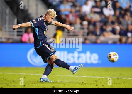 22 septembre 2024 : Jakob Glesnes (5 ans), défenseur de l'Union de Philadelphie, frappe le ballon lors de la deuxième moitié d'un match de la MLS contre D. C. United au Subaru Park à Chester, Pennsylvanie. Kyle Rodden/CSM Banque D'Images