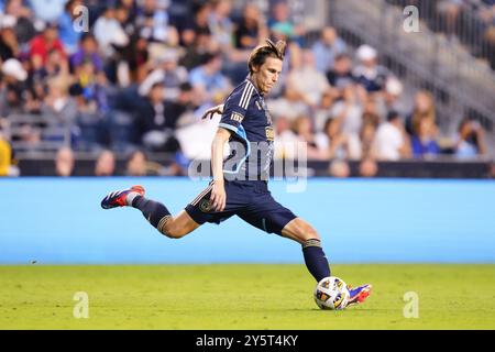 22 septembre 2024 : Jack Elliott (3), défenseur de l'Union de Philadelphie, frappe le ballon lors de la deuxième moitié d'un match de la MLS contre D. C. United au Subaru Park à Chester, en Pennsylvanie. Kyle Rodden/CSM Banque D'Images