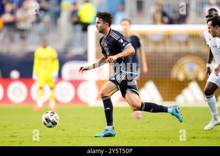 22 septembre 2024 : le milieu de terrain de l'Union de Philadelphie Leon Flach (31 ans) contrôle le ballon pendant la première moitié d'un match de MLS contre D. C. United au Subaru Park à Chester, Pennsylvanie. Kyle Rodden/CSM Banque D'Images