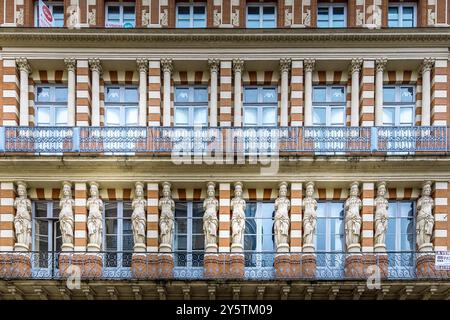 Toulouse, France - 8 septembre 2024 : façade de l'Hôtel des cariatides à Toulouse, France Banque D'Images